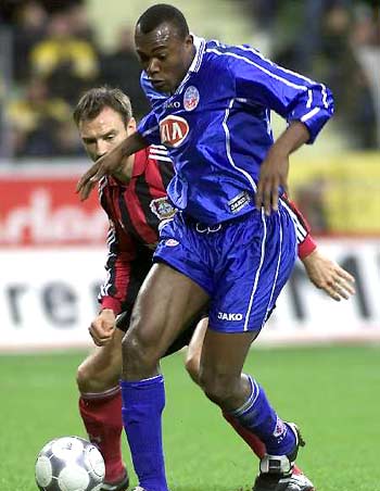 施加压力于 施加压力于